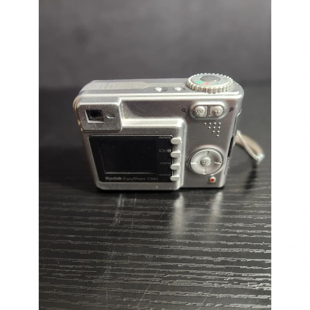 Kodak EasyShare C340‎ Silver 5MP Digital Camera 3x Zoom AS IS UNTESTED